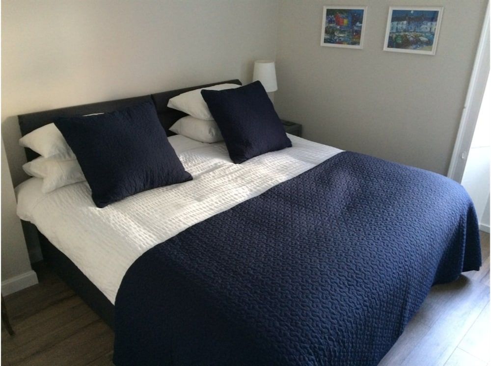 The Crown & Kitchen 3