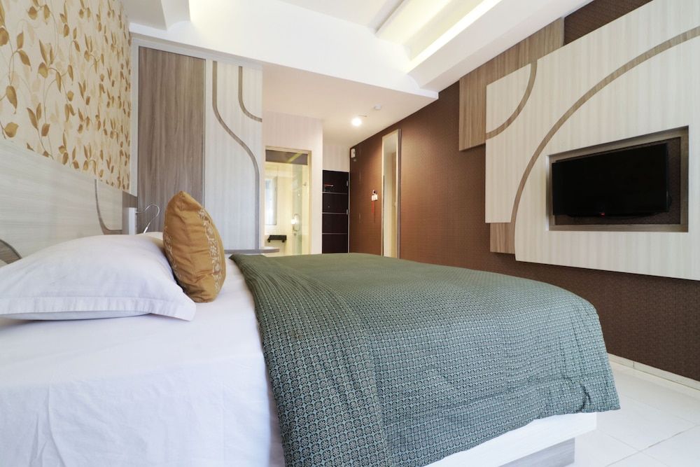 Dewarna Hotel and Convention Bojonegoro 3