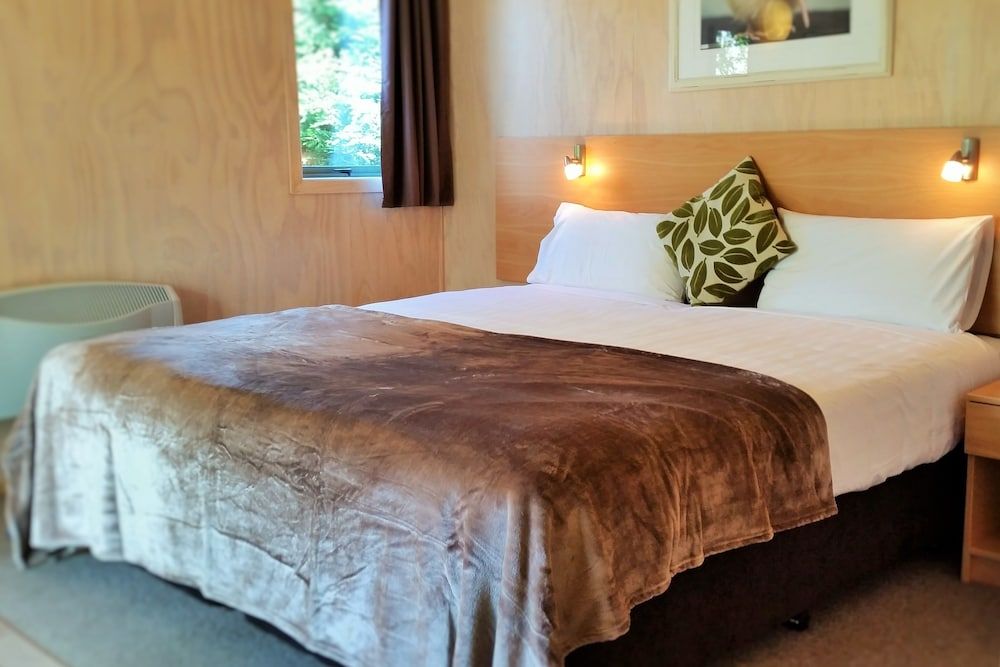 Martinborough TOP 10 Holiday Park 3