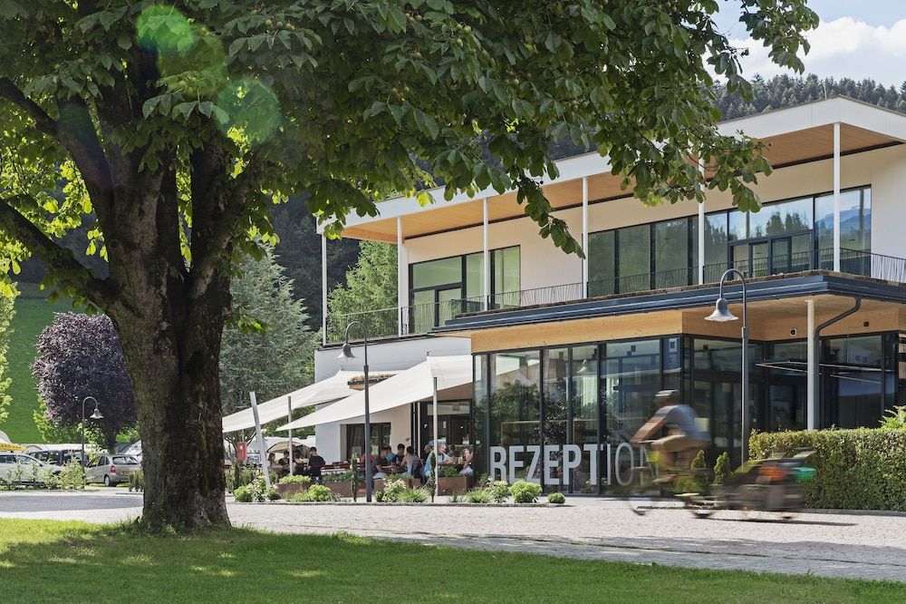 natürlich Hell. Aparthotel & Camping