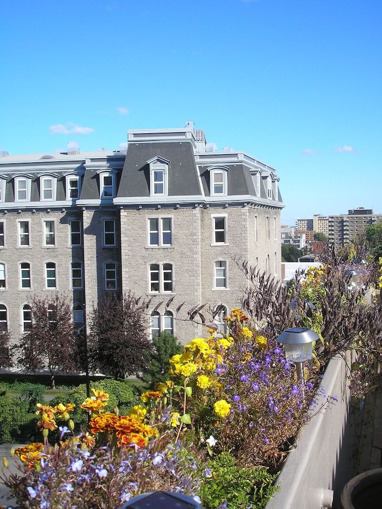 Hostel Gîte du Plateau Mont-Royal 1