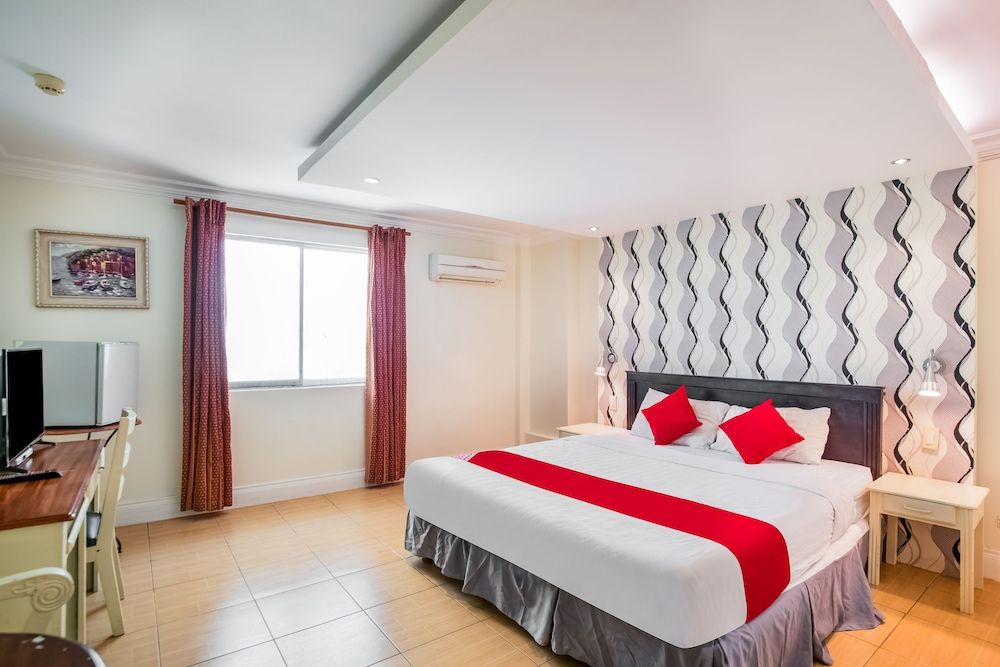 OYO 252 Hotel Euroasia 1