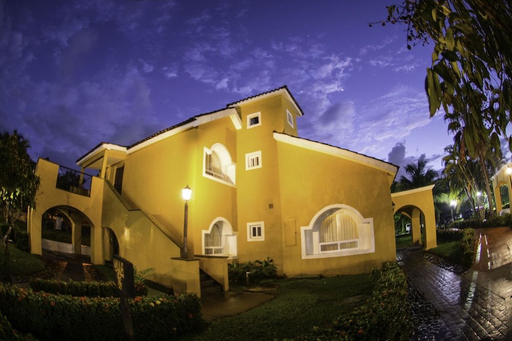 Amatique Bay Hotel 2