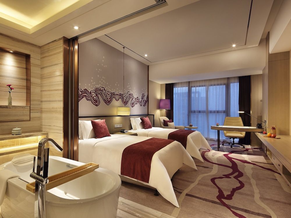 Crowne Plaza Yibin 3