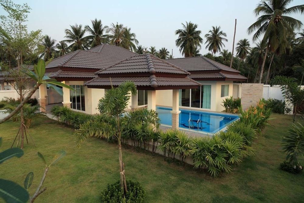 Unique Paradise Resort 1