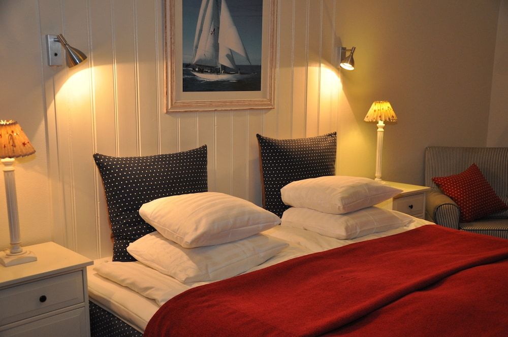 Bryggan Fjallbacka - Near Fjallbacka Golf Club 3