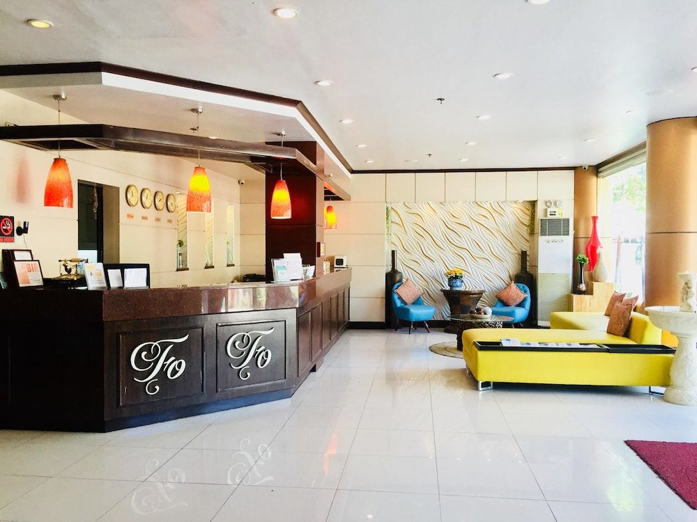 Fuente Oro Business Suites 1