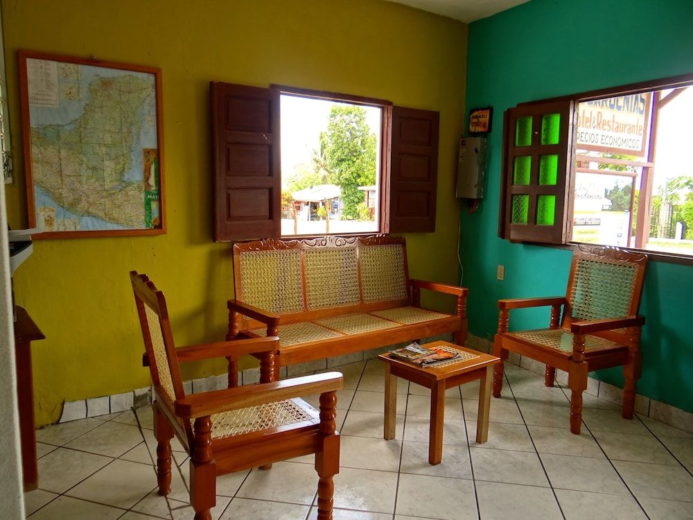 Hotel y Restaurante Las Gardenias 2