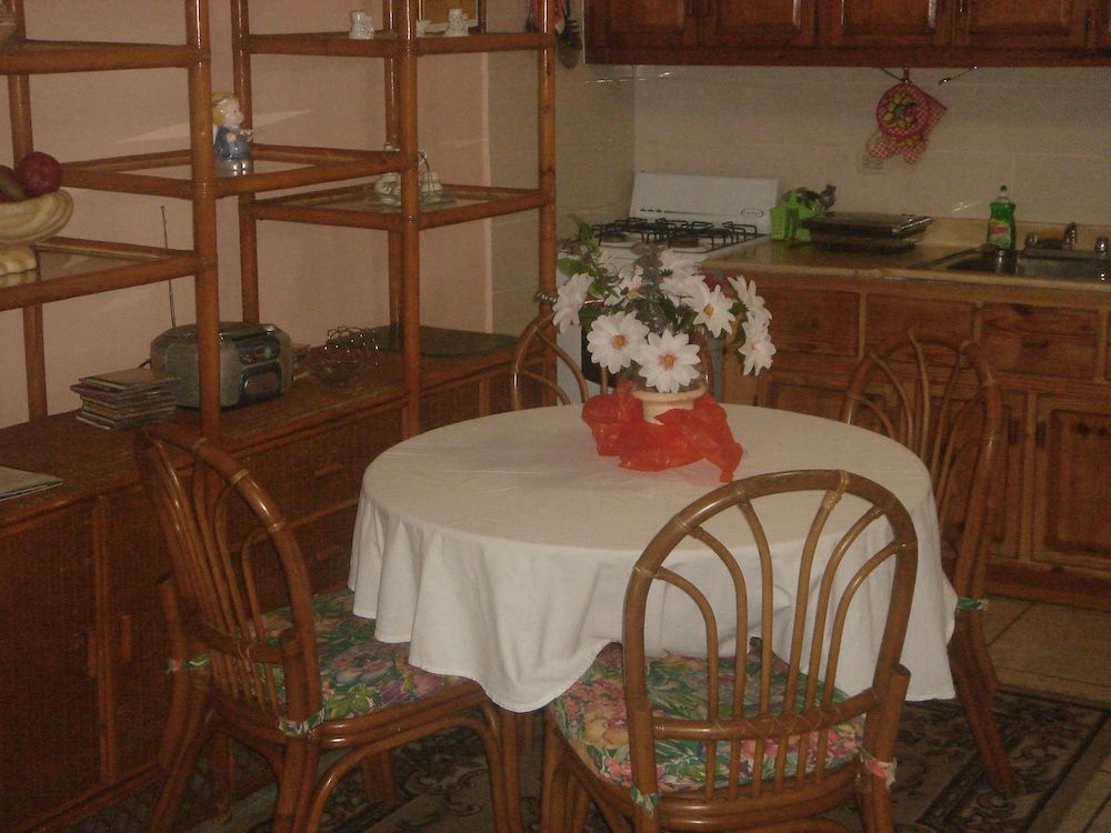 Dre Broeders rent apartments Juan Dolio 2 estrellas en Juan Dolio