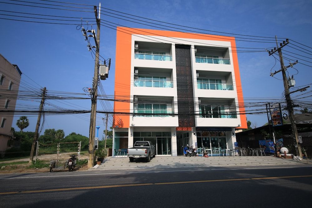 Karon Sea Side 2 estrelas em Praia de Karon