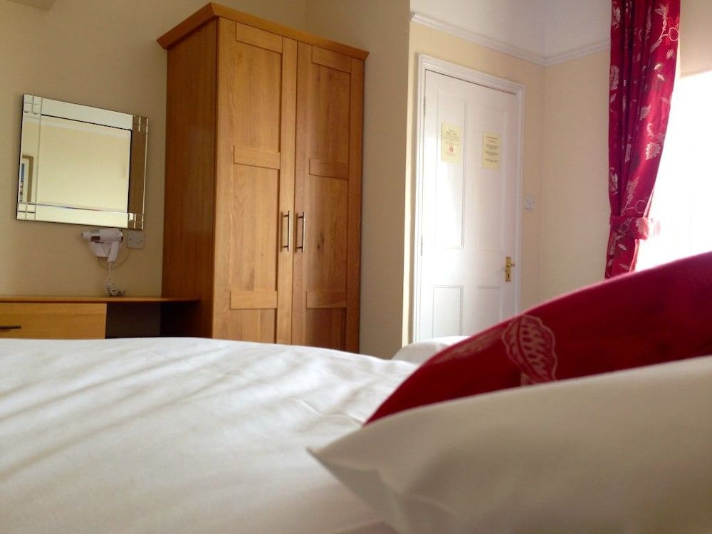 The Kings Head & Channel View 2