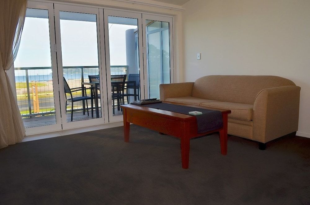 Bailey's At The Beach Motel 3