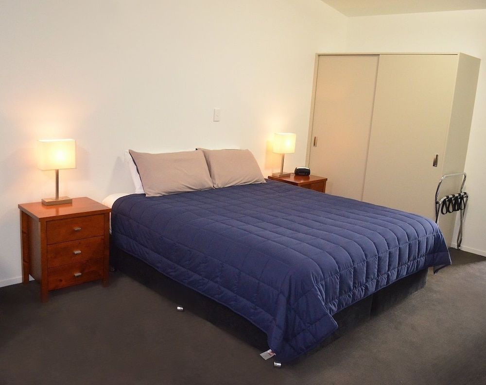 Bailey's At The Beach Motel 2