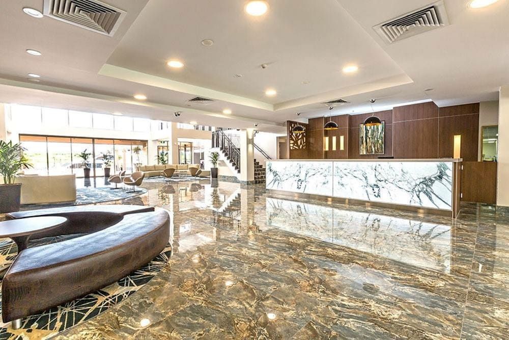 Ramada by Wyndham Hope Harbour 2