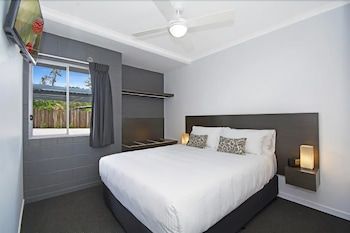 Cooroy Luxury Motel Apartments Noosa 2