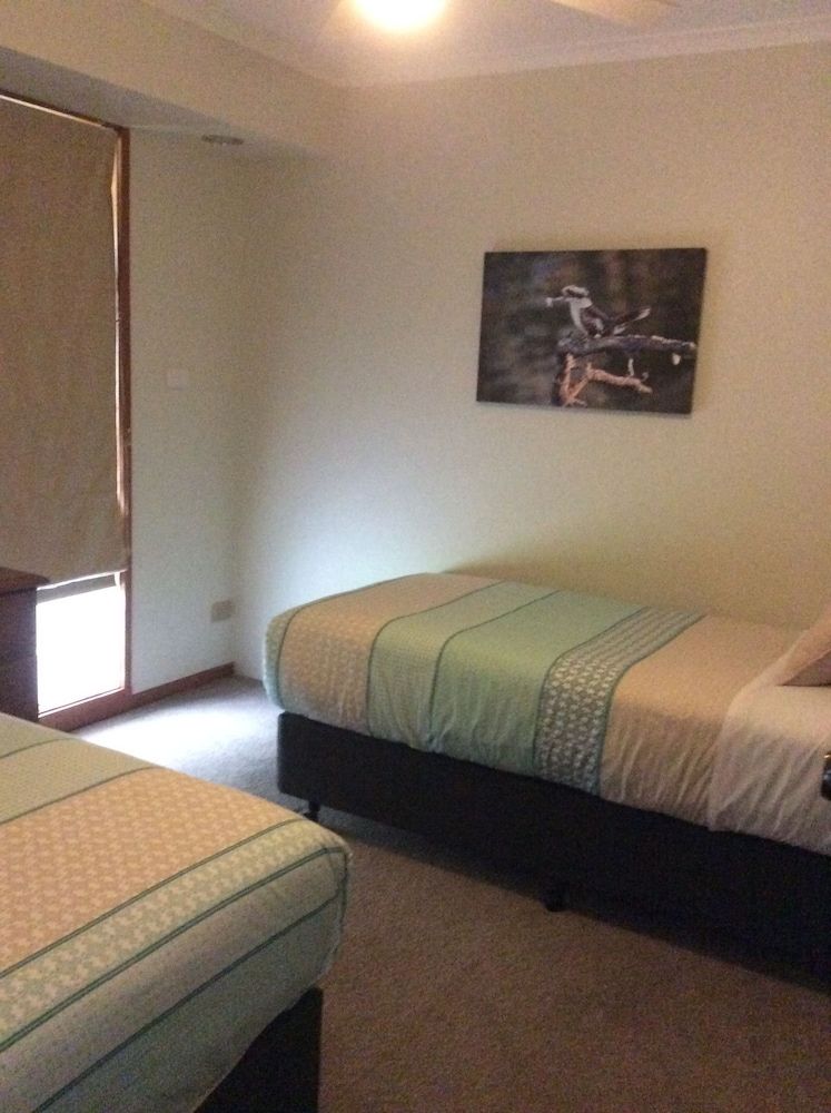 Greenways Holiday Units 2