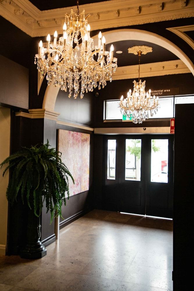 Royal Hotel Randwick 3
