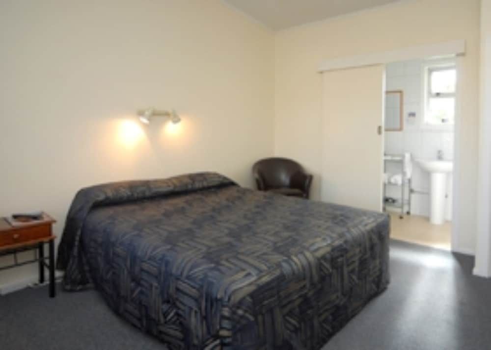 Frimley Lodge Motel 3