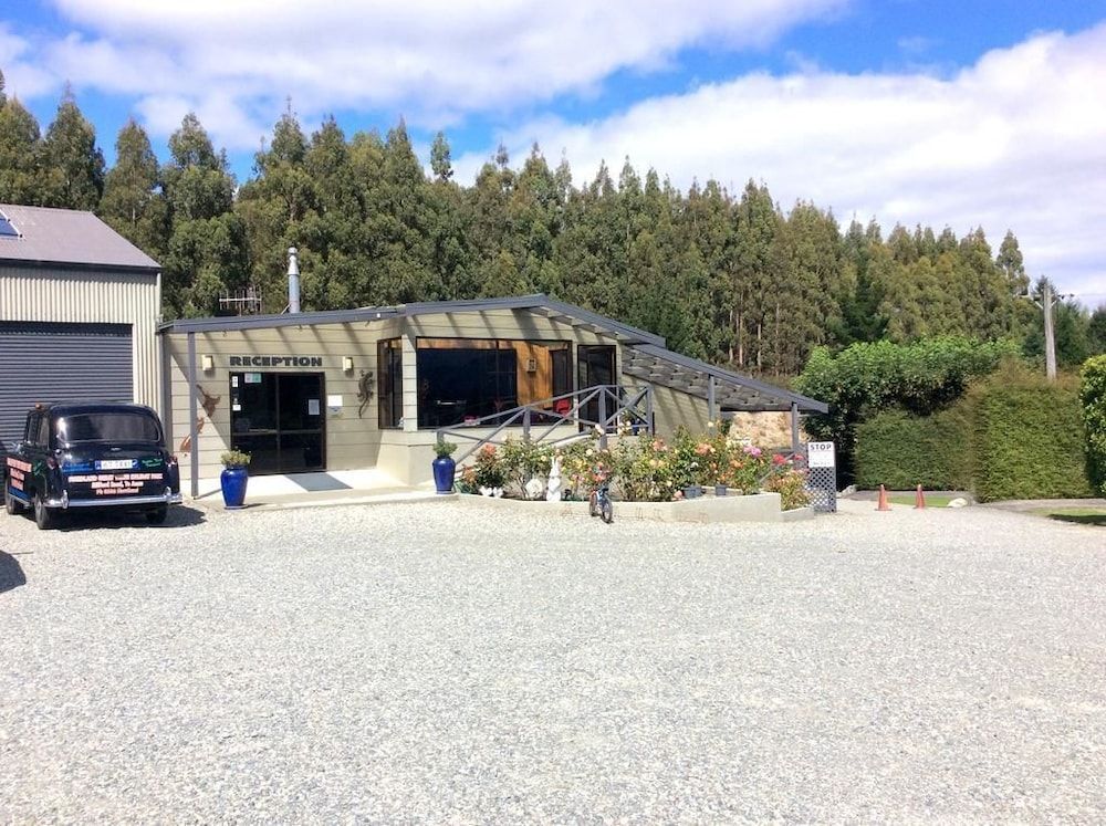 Fiordland Great Views Holiday Park 2
