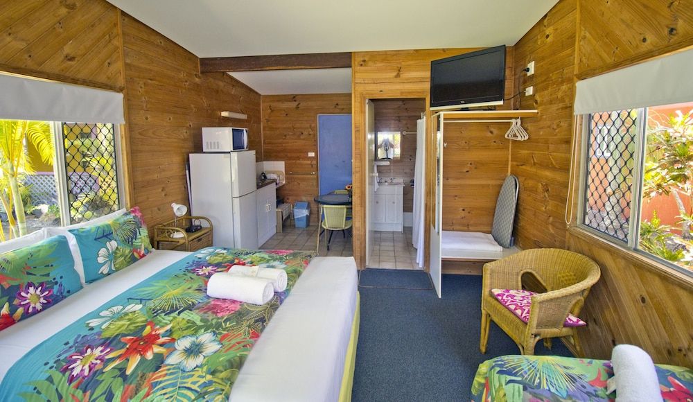 Bargara Gardens Motel & Holiday Villas 2