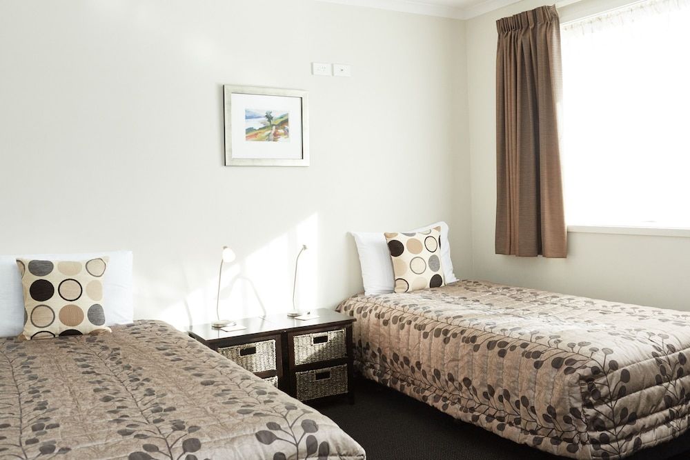 Admiral Court Motel & Apartments 3