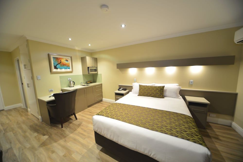 Bentley Motel 1