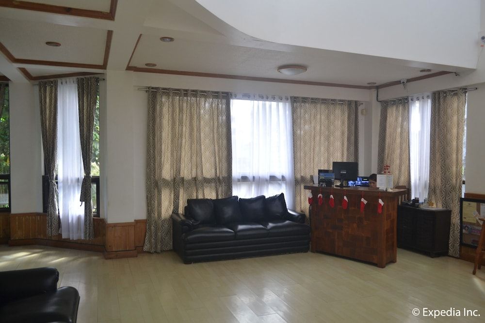 Chateau Beatrice Bed & Breakfast 3