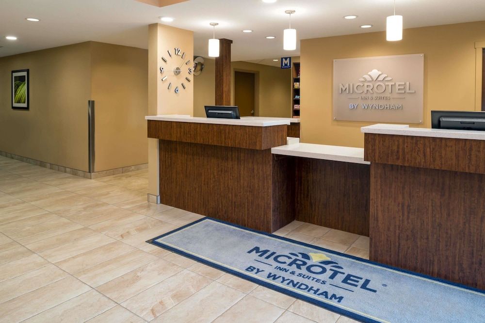 Microtel Inn & Suites by Wyndham Red Deer 2