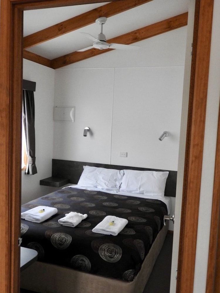 Golden Country Motel & Caravan Park 2