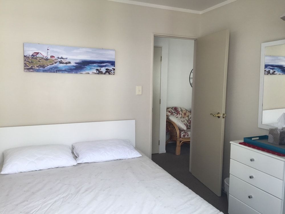 Capri On Pilot Bay 3