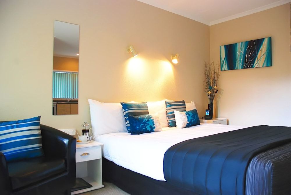 Almond Court Motel 3