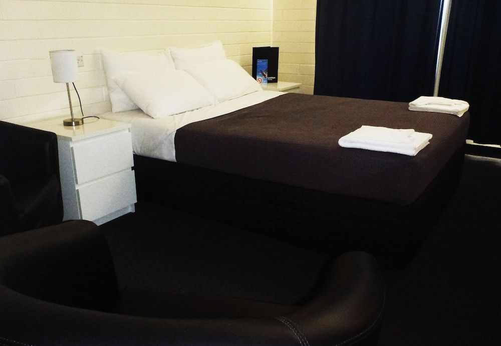 Lockleys Hotel 2 Lockleys Hotel 2