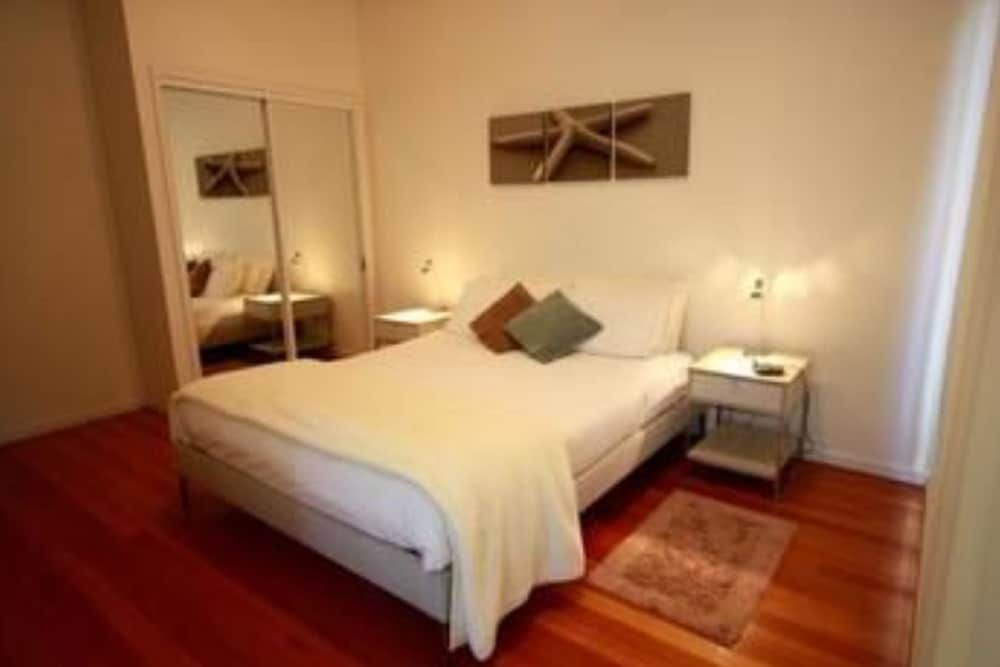 Mobys Beachside Retreat 3