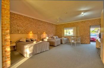 Gloucester Country Lodge 3