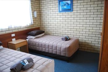 Coastal Comfort Motel 3