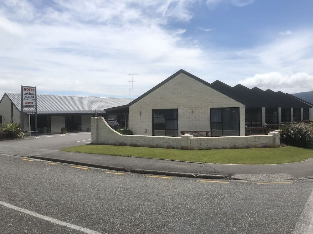 Alpine Glacier Motel