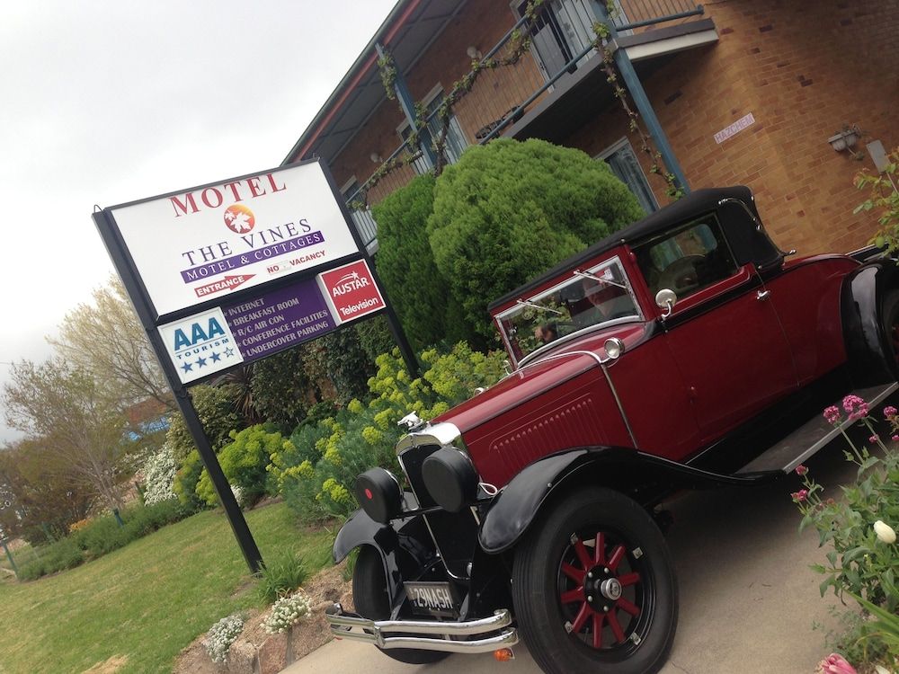 The Vines Motel and Cottages 2