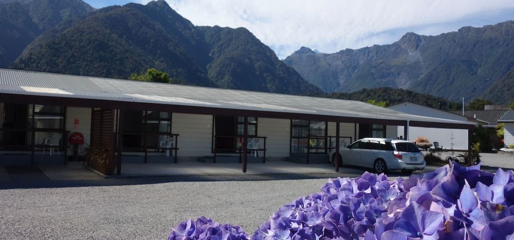 Lake Matheson Motel