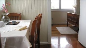 AAA - Ye Olde Post Office Cottage - Smithton 2