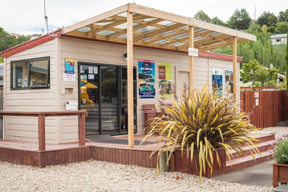 Nelson City TOP 10 Holiday Park 2 Nelson City TOP 10 Holiday Park 2