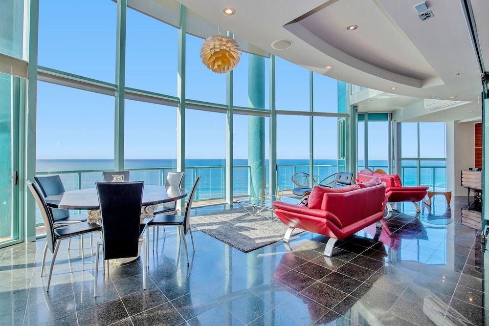 The Waterford on Main Beach 1