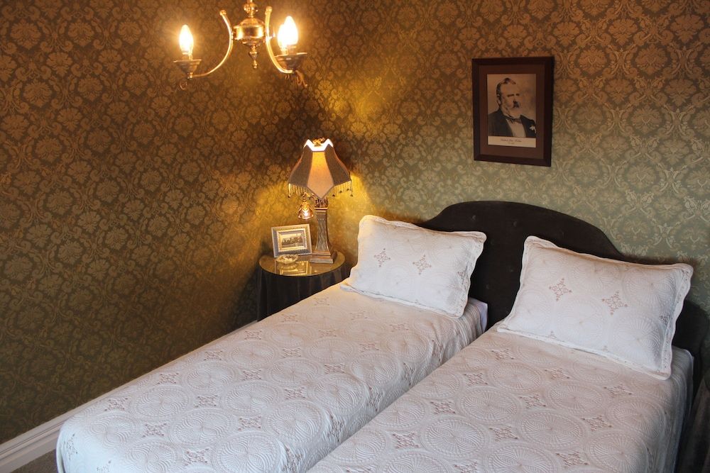 Theatre Royal Hotel Kumara 2