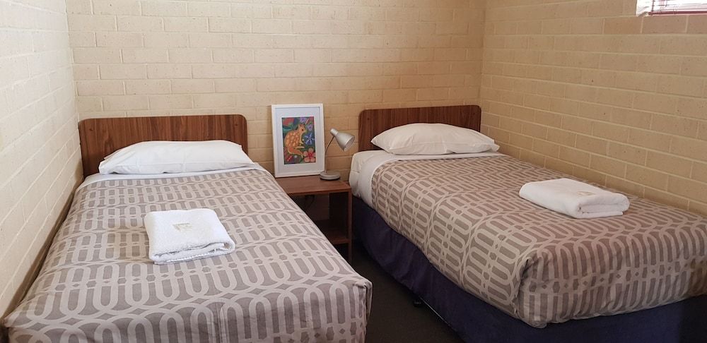 Albany Holiday Units 3