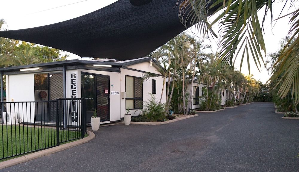 Emerald Motel Apartments 2