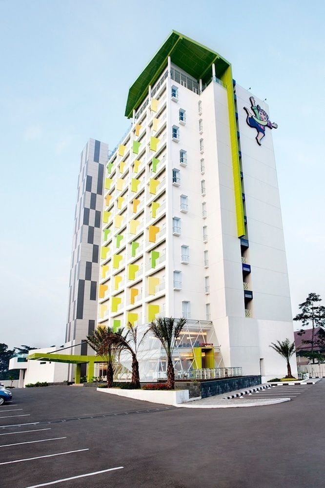 Shakti Hotel Bandung 1