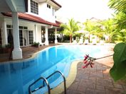 Rumah Putih Bed and Breakfast