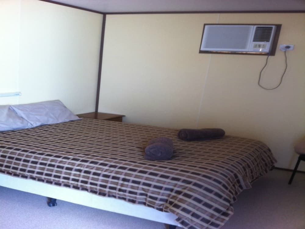 William Creek Camp Ground & Units 3