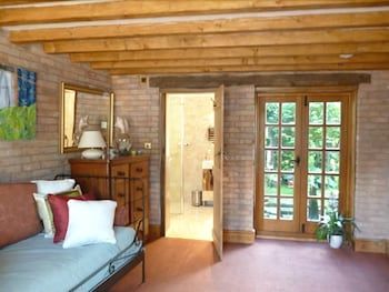 Smithy Studio Bed and Breakfast 2