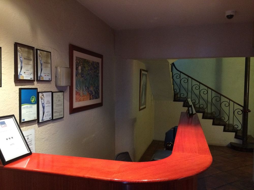 Star Bar Cafe and Hotel 3