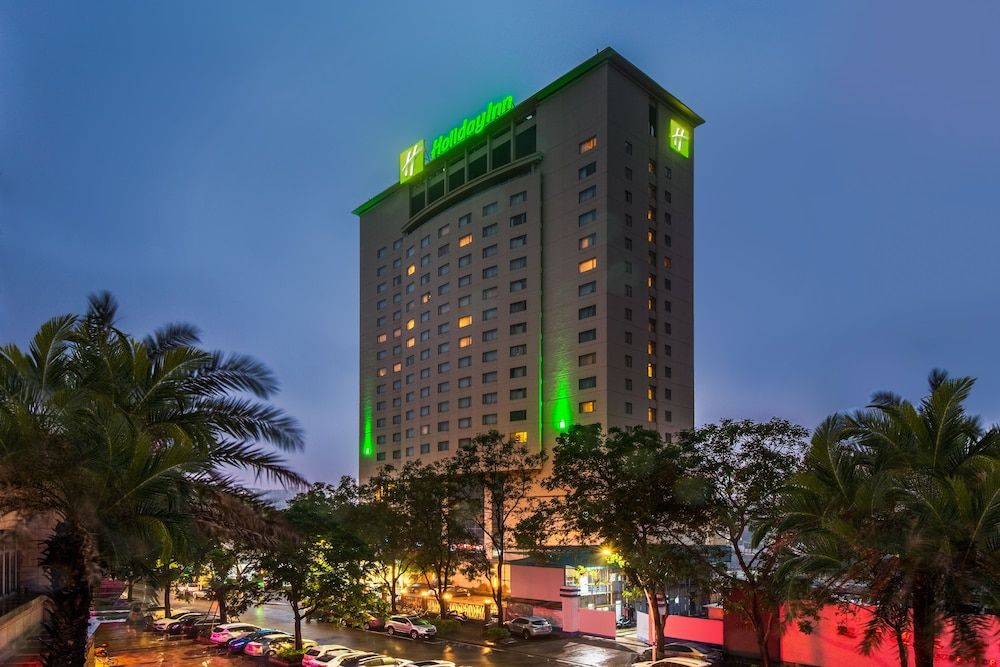 Holiday Inn Zhongshan Downtown 1